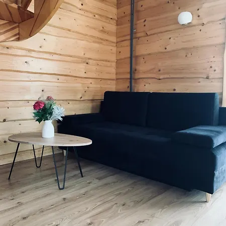 Wolnostojacy Na Terenie Trzy Podkowy Semesterbostad *