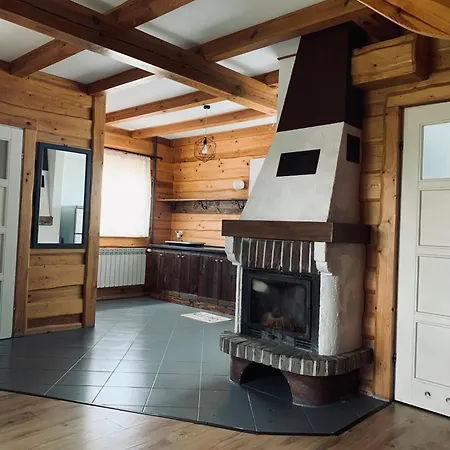 Wolnostojacy Na Terenie Trzy Podkowy